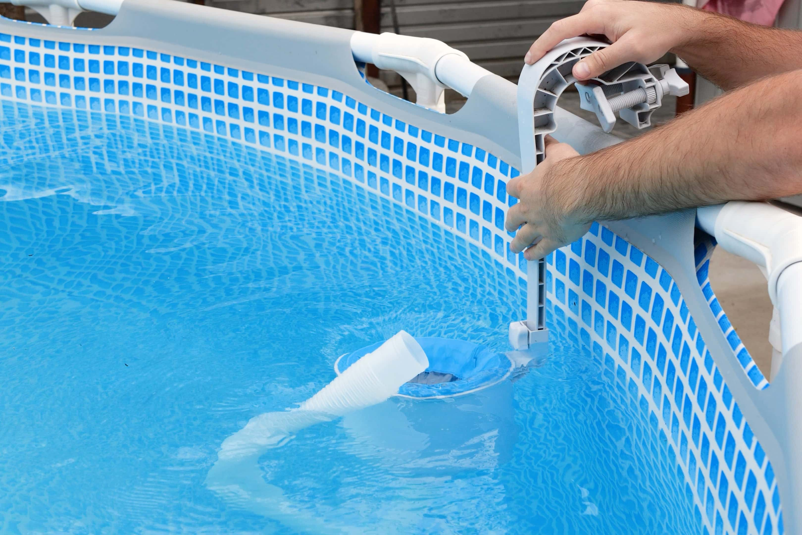 Como cuidar da sua piscina neste verão?